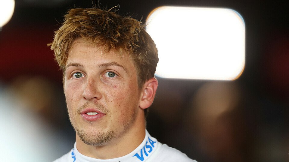 Racing Bull-Fahrer Liam Lawson spricht nach dem Qualifying mit den Medien Racing Bull-Fahrer Liam Lawson spricht nach dem Qualifying mit den Medien