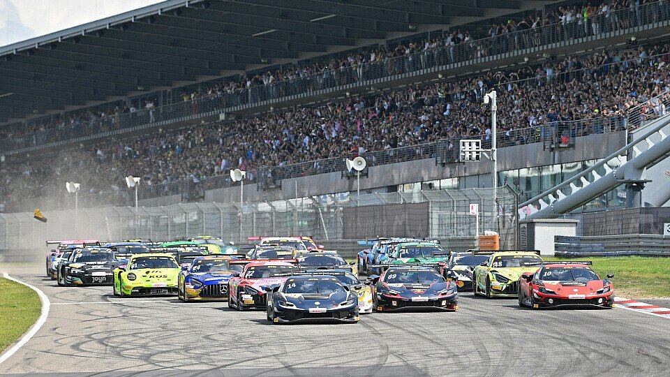 Start zum DTM-Rennen auf dem Nürburgring