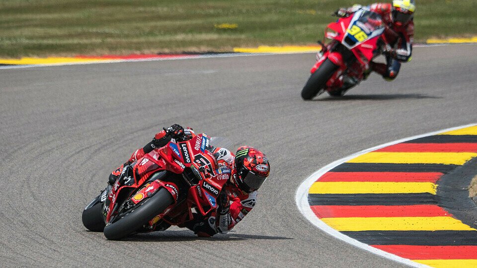 Francesco Bagnaia vor Joan Mir auf dem Sachsenring