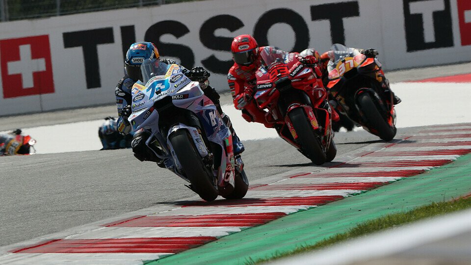 Alex konnte sich im Sprint nicht bis zum Schluss vor Bruder Marc Marquez halten, Foto: Gold & Goose / Red Bull Content Pool