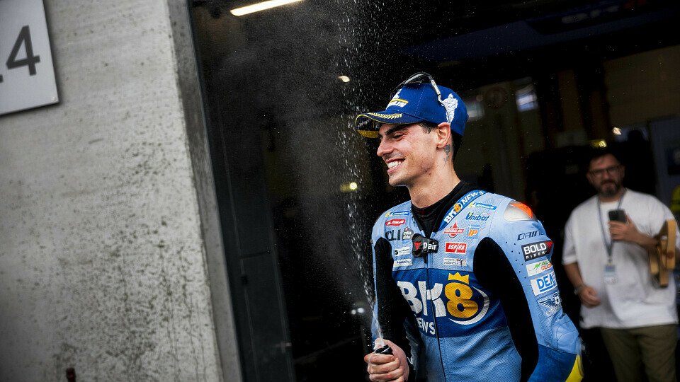 Gresini-Pilot Fermin Aldeguer feiert sein MotoGP-Podium im Österreich-GP von Spielberg.