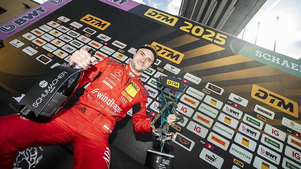 Lucas Auer auf dem DTM-Podium