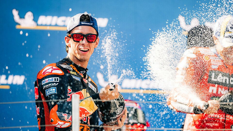 Pedro Acosta feierte in Ungarn ein weiteres MotoGP-Podium, Foto: KTM Media Pedro Acosta feierte in Ungarn ein weiteres MotoGP-Podium, Foto: KTM Media
