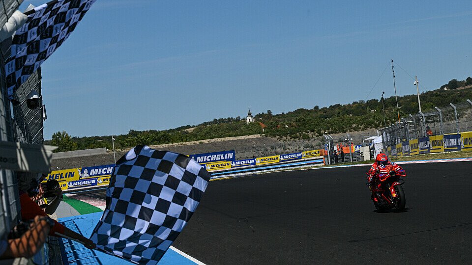 Marc Marquez feiert auch in Ungarn ein perfektes Wochenende, Foto: MotoGP Press Marc Marquez feiert auch in Ungarn ein perfektes Wochenende, Foto: MotoGP Press