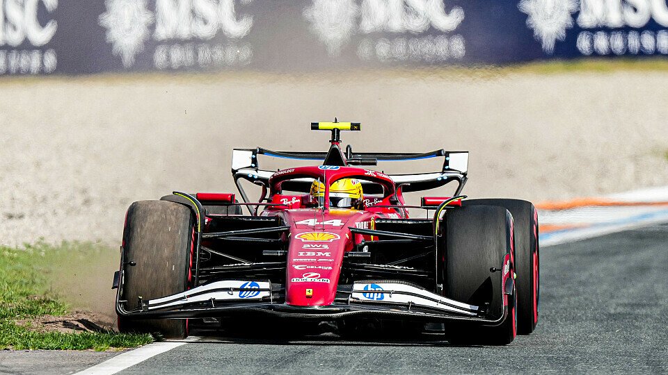 Lewis Hamilton macht einen Ausflug ins Kiesbett beim 2. Freien Training in Zandvoort Lewis Hamilton macht einen Ausflug ins Kiesbett beim 2. Freien Training in Zandvoort