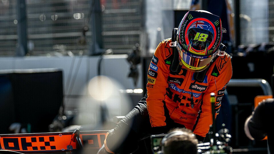 Oscar Piastri steigt in Zandvoort im Parc ferme aus dem Auto