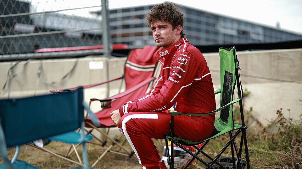 Charles Leclerc (Ferrari) nach seinem Unfall mit Kimi Antonelli (Mercedes) beim Formel-1-Rennen in Zandvoort (Niederlande).