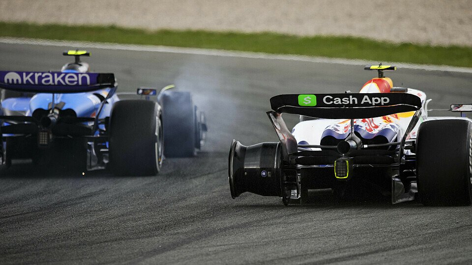 Die beschädigten Autos von Carlos Sainz und Liam Lawson im Rennen der Formel 1 in Zandvoort