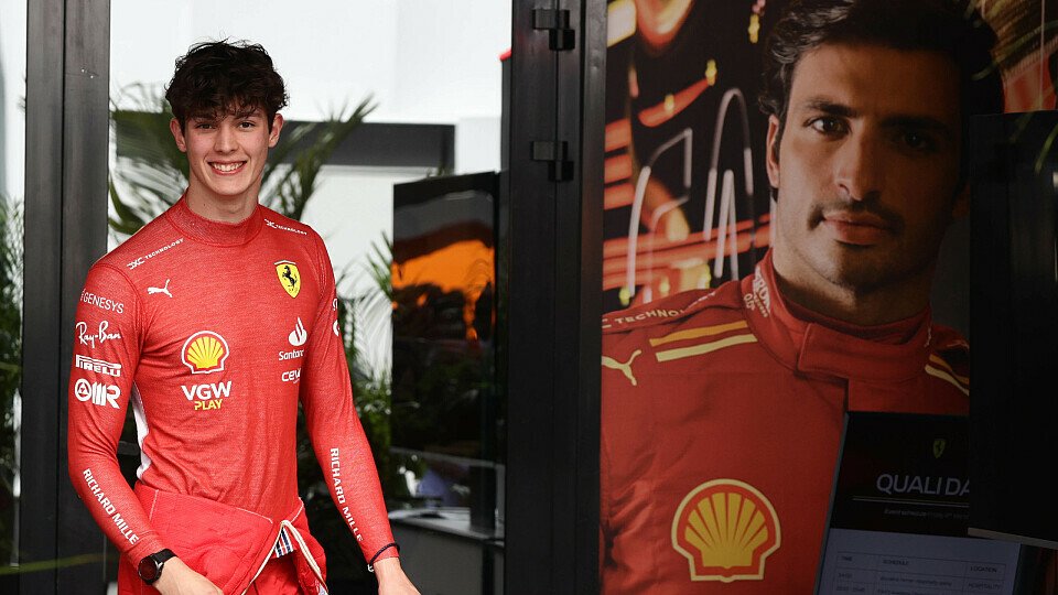 Oliver Bearman beim Saudi-Arabien GP in Carlos Sainz' Ferrari-Garage