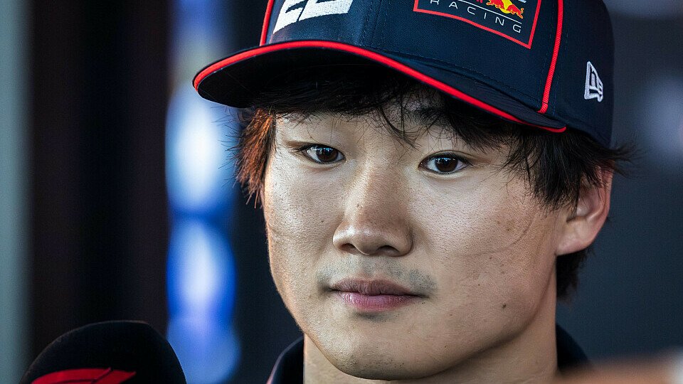 Yuki Tsunoda gibt Interviews