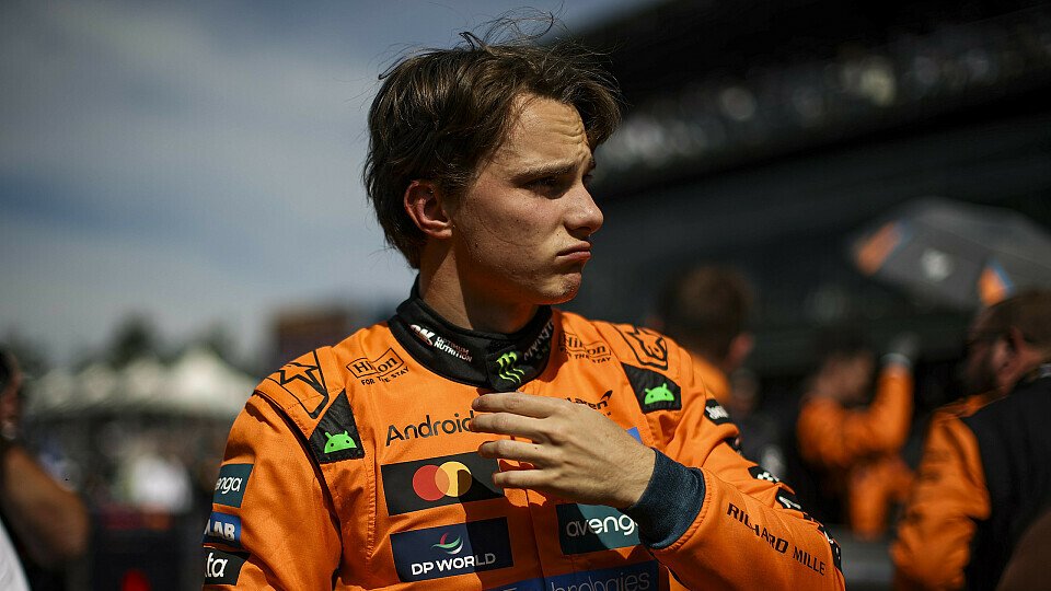 Portrait von Oscar Piastri nach dem Rennen im Parc ferme Portrait von Oscar Piastri nach dem Rennen im Parc ferme