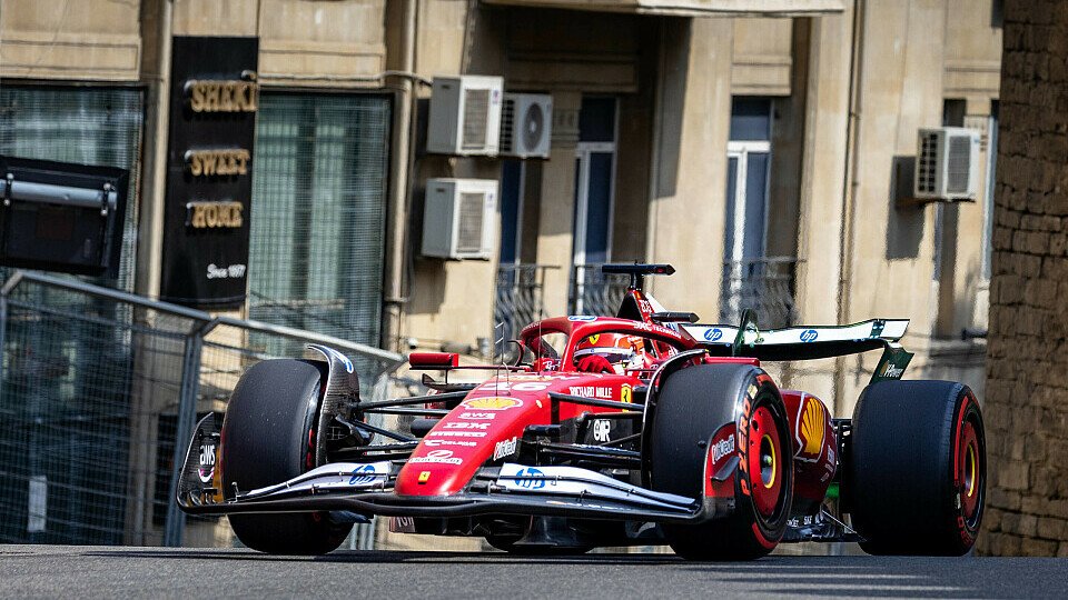 Charles Leclerc am Freitag im Training bei der Formel 1 in Baku