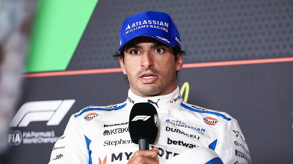Carlos Sainz in der Pressekonferenz von Baku nach dem Qualifying