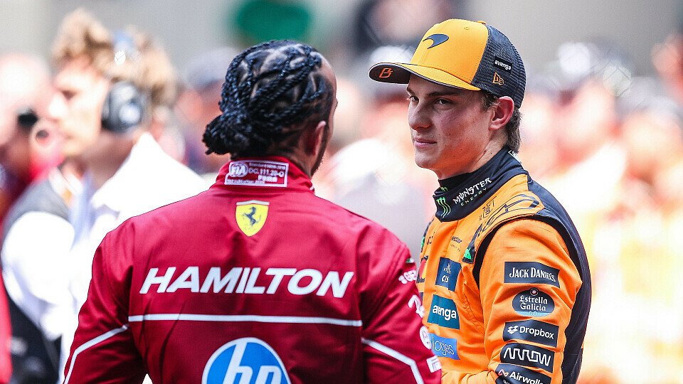 Lewis Hamilton (Ferrari) und Oscar Piastri (McLaren) nach dem Sprint der Formel 1 in Shanghai (China)