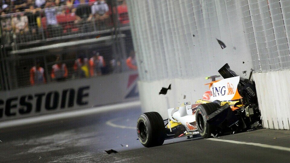 Crashgate: Nelson Piquet junior knallt absichtlich in die Mauer Crashgate: Nelson Piquet junior knallt absichtlich in die Mauer