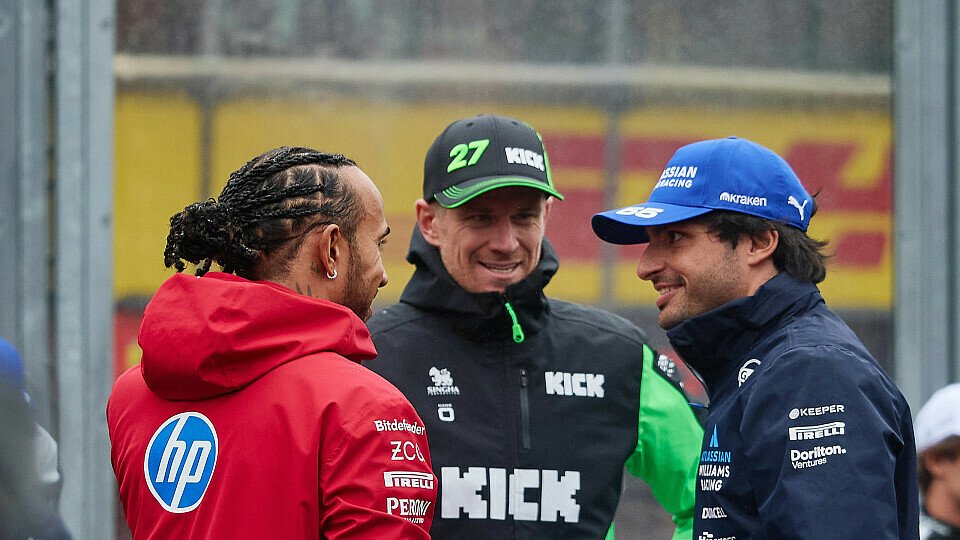 Lewis Hamilton (Ferrari), Nico Hülkenberg (Sauber) & Carlos Sainz (Williams) bei der Fahrerparade vor dem Australien-GP 2025