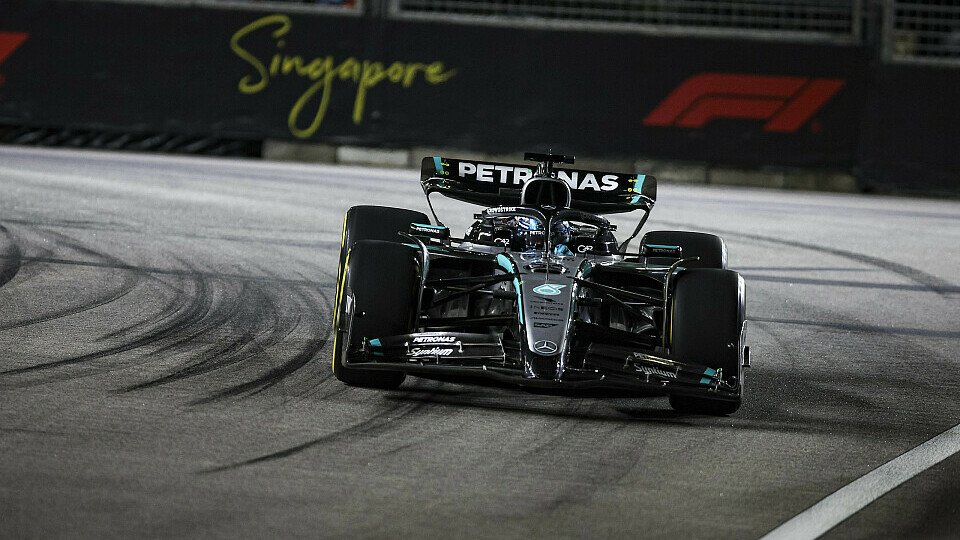 George Russell fährt in Singapur unter Flutlicht