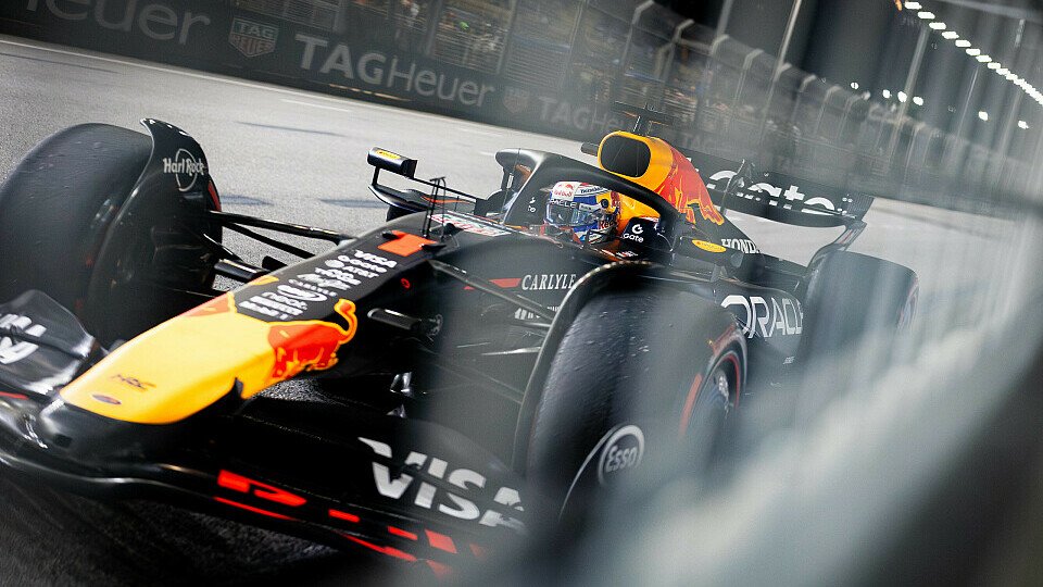 Max Verstappen fährt der Betonmauer entlang Max Verstappen fährt der Betonmauer entlang