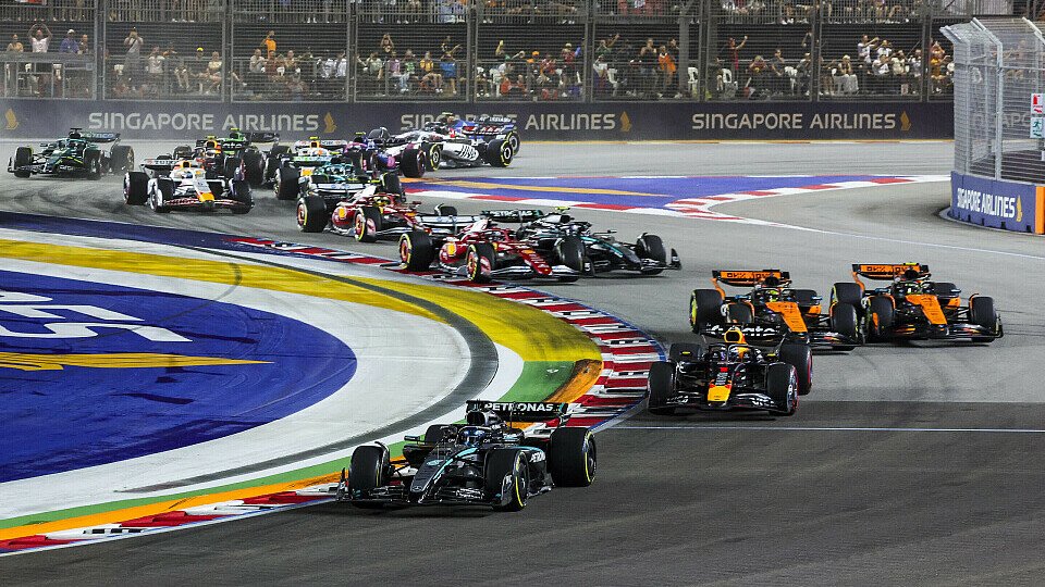 Die McLaren nebeneinander am Start von Singapur