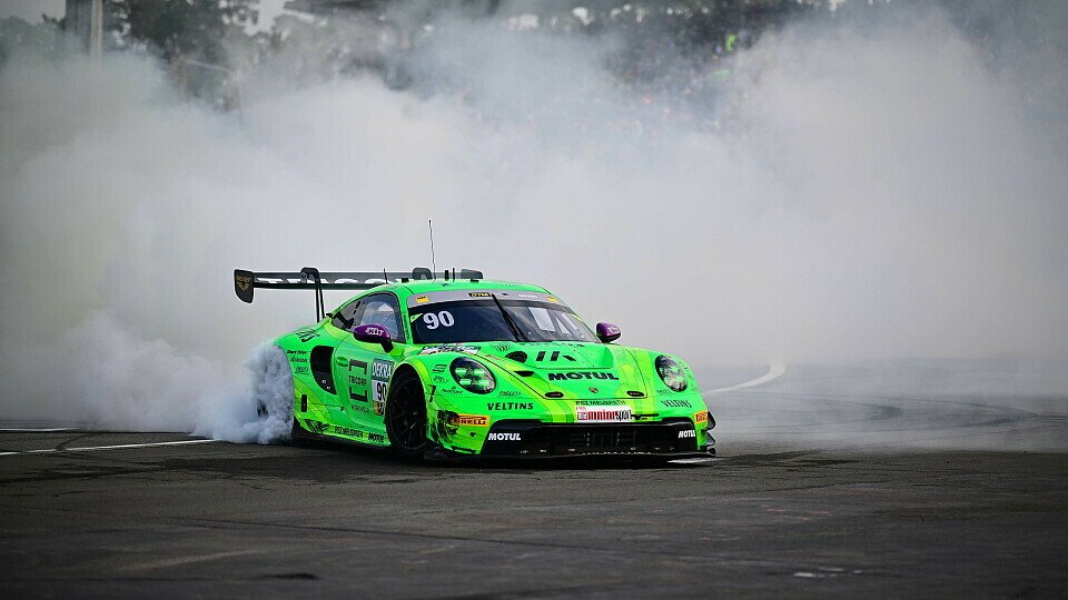 Ayhancan Güven nach seinem DTM-Titel in Hockenheim Ayhancan Güven nach seinem DTM-Titel in Hockenheim