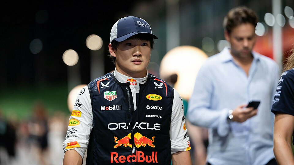 Yuki Tsunoda im Fahrerlager