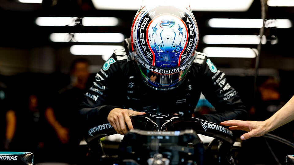 Kimi Antonelli beim Einsteigen in seinen Mercedes