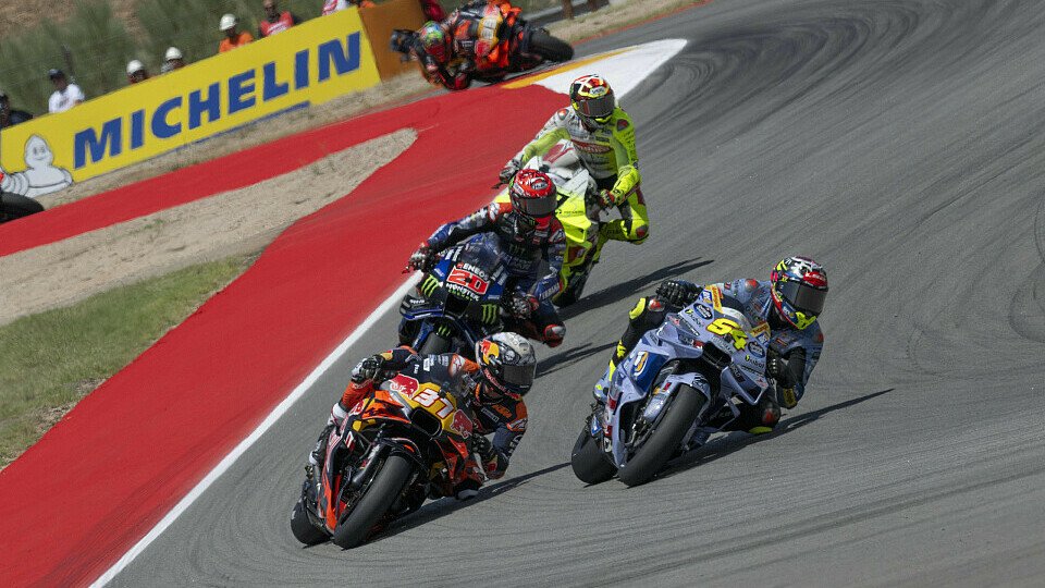 Fermin Aldeguer vor Pedro Acosta, Fabio Quartararo und Fabio Di Giannantonio in Aragon Fermin Aldeguer vor Pedro Acosta, Fabio Quartararo und Fabio Di Giannantonio in Aragon