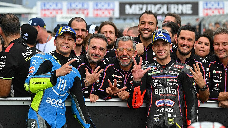 Die Aprilia-Piloten Raul Fernandez und Marco Bezzecchi feiern Sieg und Platz drei in Australien