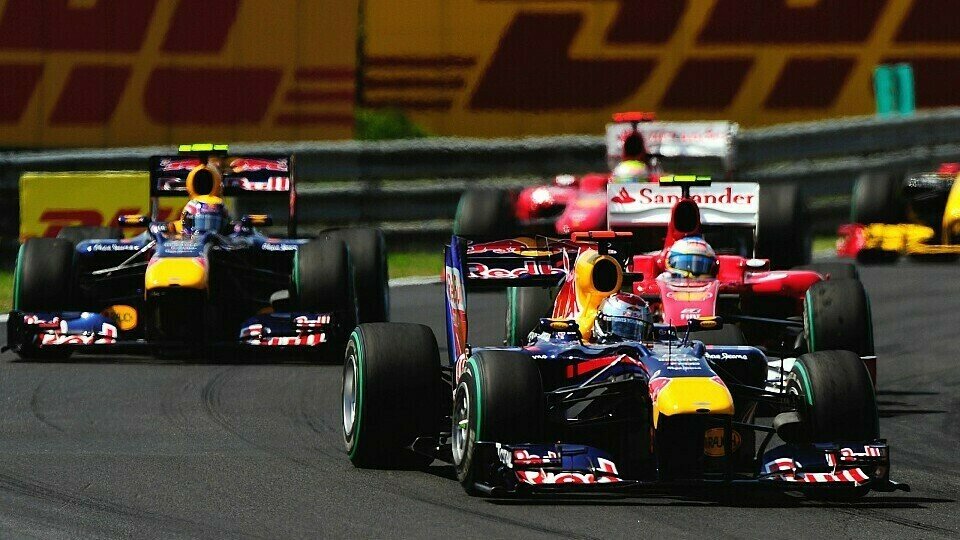 Sebastian Vettel führt Rennen vor Fernando Alonso und Mark Webber an