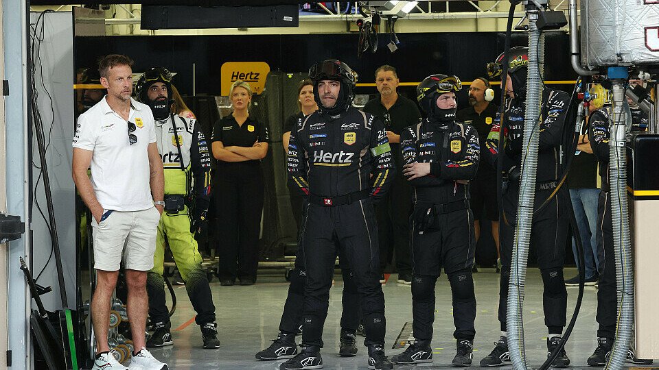 Jenson Button in der Cadillac-Garage bei der WEC