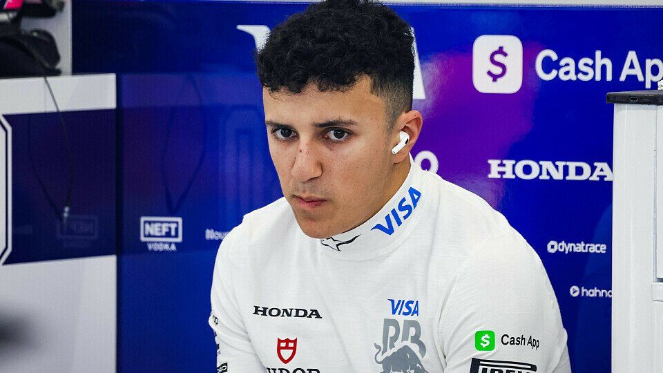 Isack Hadjar in der Garage der Racing Bulls Isack Hadjar in der Garage der Racing Bulls