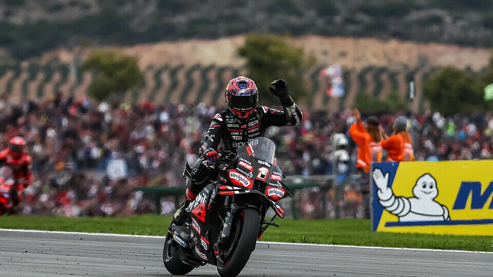 Jorge Martin winkt den Fans in Valencia zu
