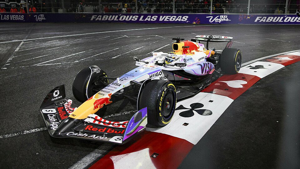 Isack Hadjar fährt auf dem Las Vegas Strip Circuit