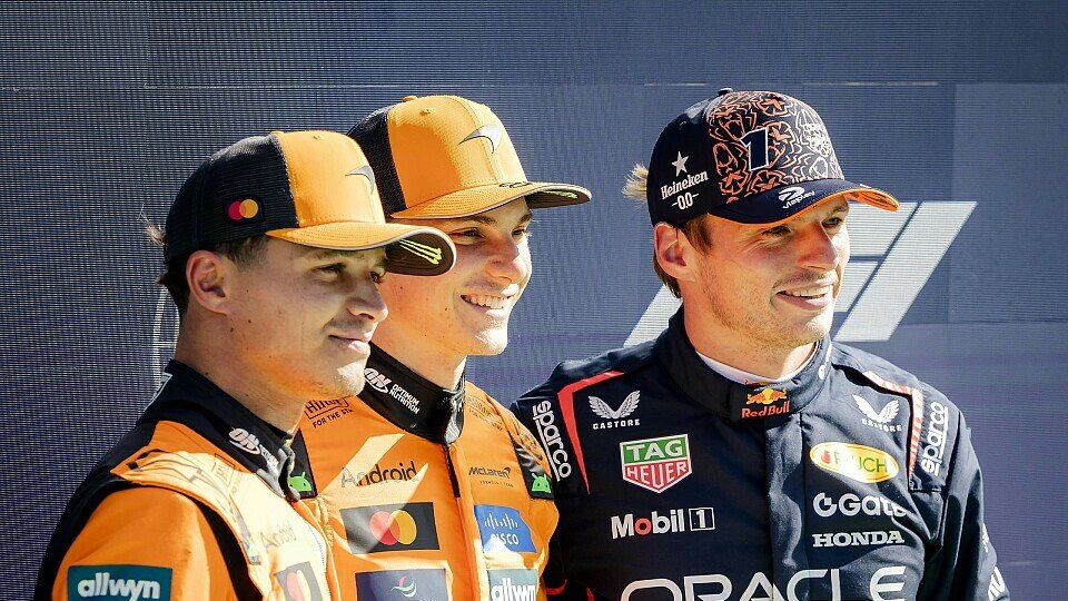 Lando Norris, Oscar Piastri (McLaren) & Max Verstappen (Red Bull) nach dem Qualifying der Formel 1 in Zandvoort (Niederlande) Lando Norris, Oscar Piastri (McLaren) & Max Verstappen (Red Bull) nach dem Qualifying der Formel 1 in Zandvoort (Niederlande)
