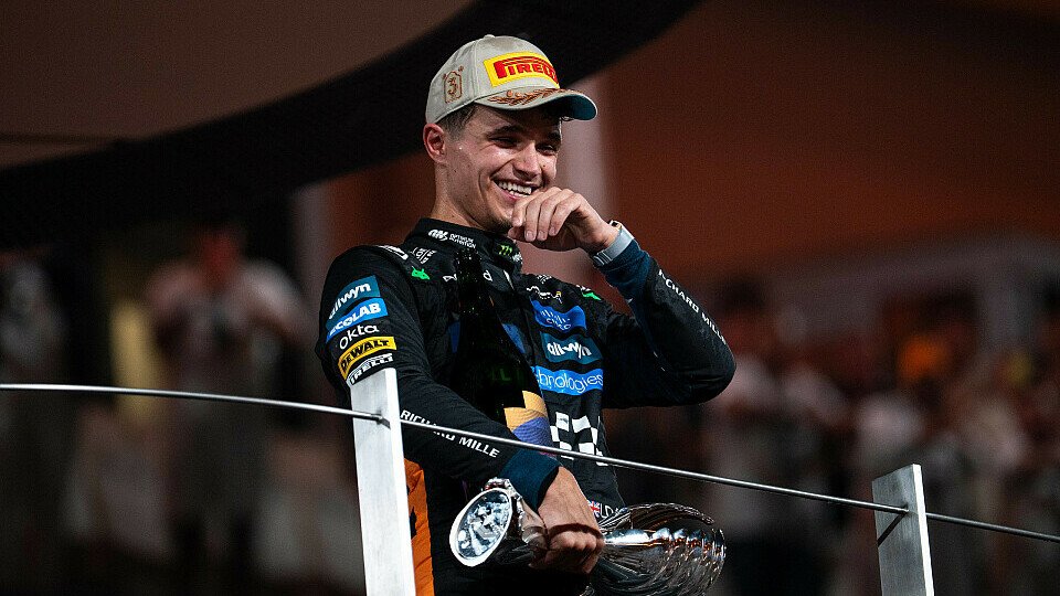 Lando Norris auf dem Podium in Abu Dhabi