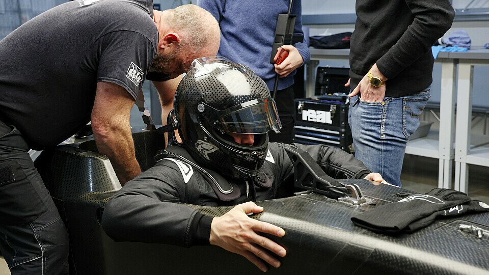 Cadillac Sitzprobe bei Valtteri Bottas