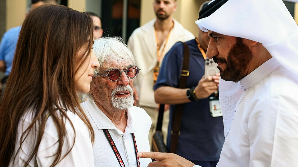 FIA-Präsident Mohammed Ben Sulayem im Fahrerlager der Formel 1 mit Bernie und Fabiana Eccletone