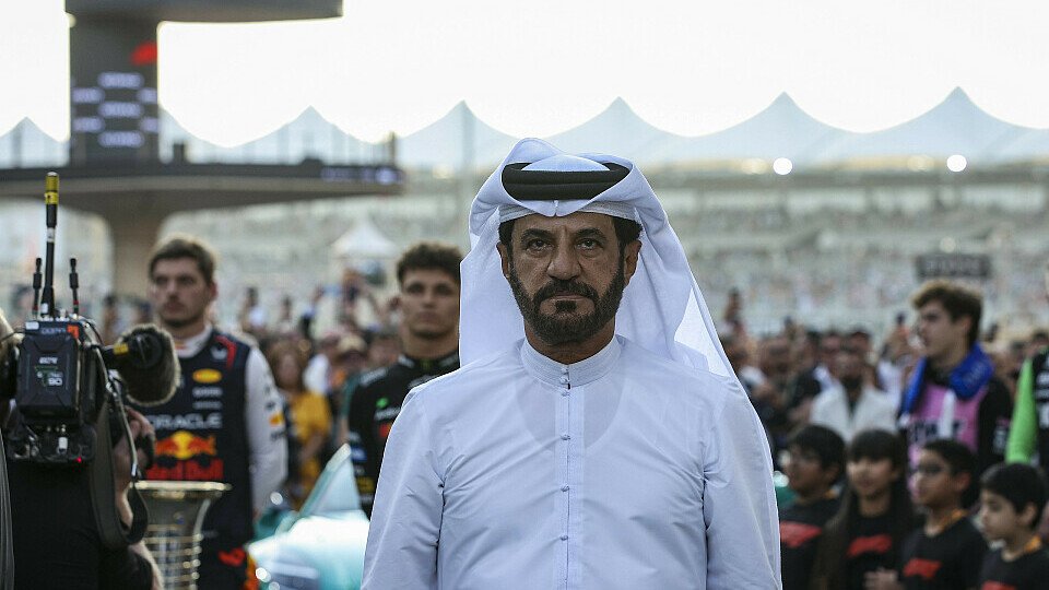 FIA-Präsident Mohammed Ben Sulayem in der Startaufstellung der Formel 1 beim Abu Dhabi GP