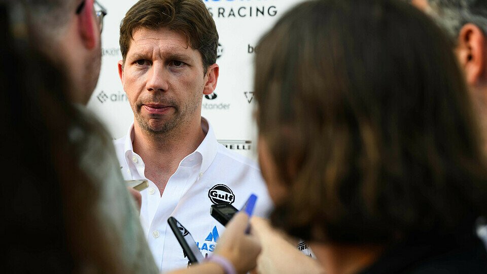 Williams-Teamchef James Vowles bei Interviews