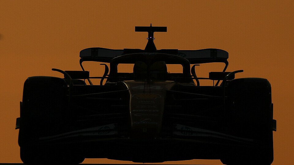 Hamiltons Ferrari im Sonnenuntergang, Abu Dhabi