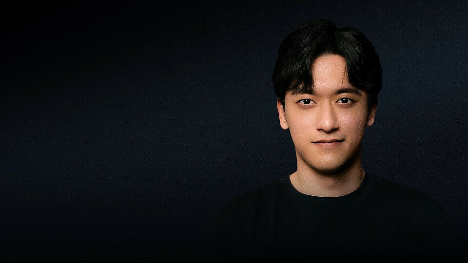 Zhou Guanyu (Cadillac) bei der Verkündung als Ersatzfahrer für das Formel-1-Team von Cadillac 2026.
