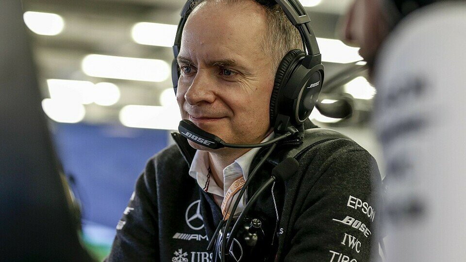 John Owen in der Mercedes-Box