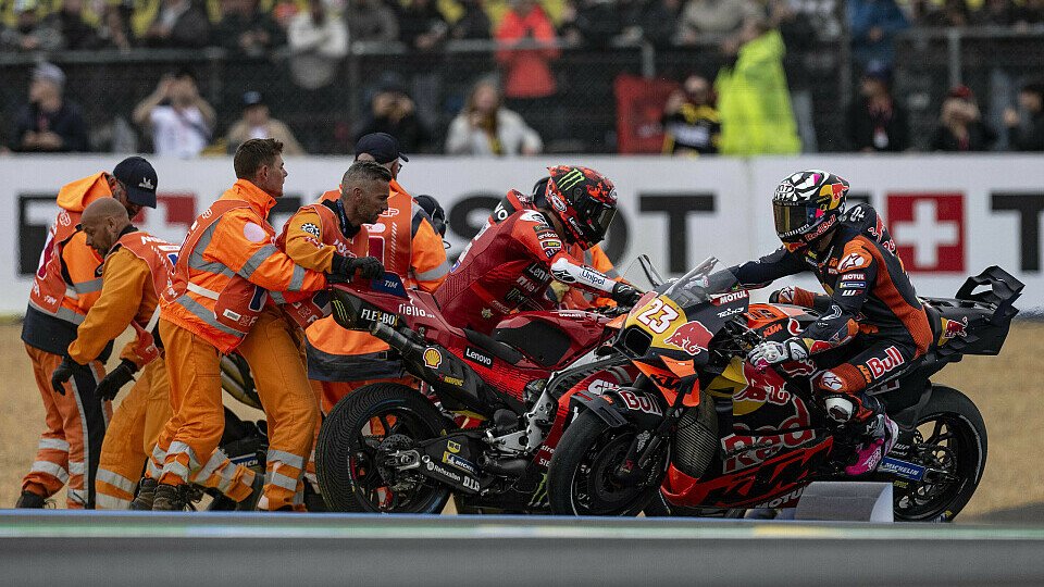 Francesco Bagnaia und Enea Bastianini nach ihrer Kollision in Le Mans