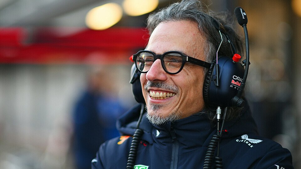 Red-Bull-Teamchef Laurent Mekies beim Formel-1-Shakedown in Barcelona. Red-Bull-Teamchef Laurent Mekies beim Formel-1-Shakedown in Barcelona.
