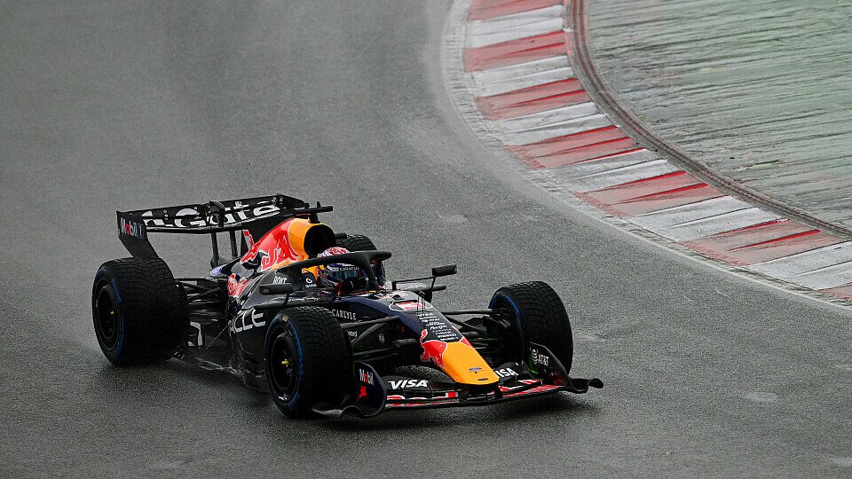 Max Verstappen fährt im Regen am zweiten Test-Tag in Barcelona Max Verstappen fährt im Regen am zweiten Test-Tag in Barcelona