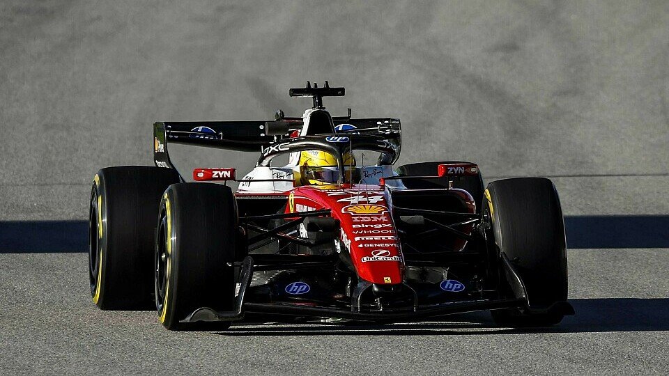 Lewis Hamilton im Ferrari SF-26 bei den Testfahrten in Barcelona