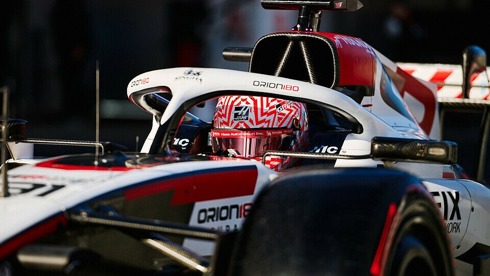 Der Haas von Esteban Ocon bei den F1-Testfahrten in Barcelona
