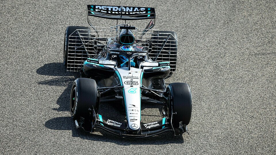 George Russell dreht die ersten Runden beim Wintertest in Bahrain George Russell dreht die ersten Runden beim Wintertest in Bahrain