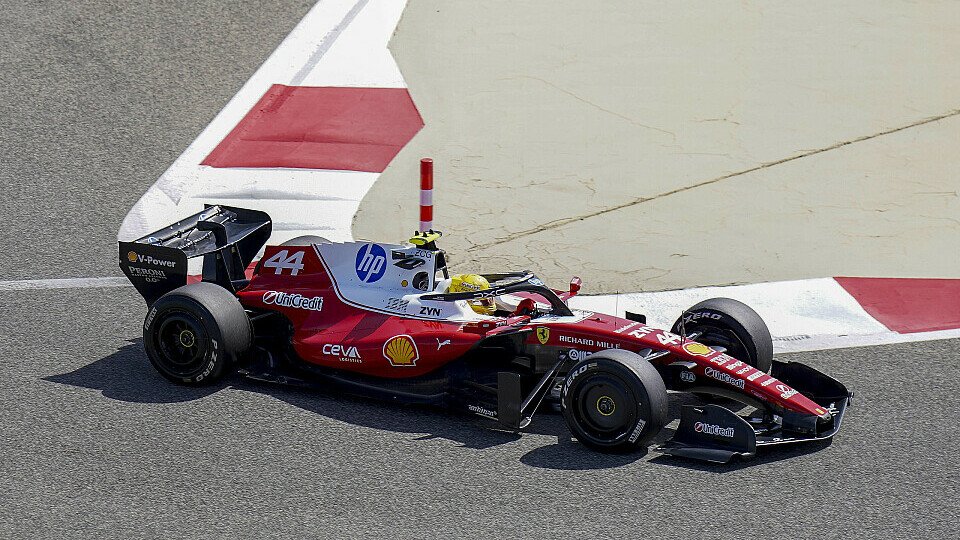 Lewis Hamilton im Ferrari SF-26 bei den Formel-1-Testfahrten in Bahrain (Sakhir International Circuit) 2026 Lewis Hamilton im Ferrari SF-26 bei den Formel-1-Testfahrten in Bahrain (Sakhir International Circuit) 2026