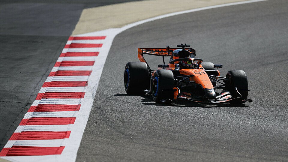 Oscar Piastri im McLaren 2026 in Bahrain.